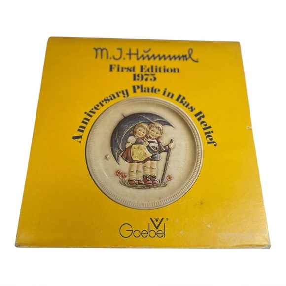 Vintage 1975 M.J. Hummel First Edition Anniversary Plate In Bas Relief - Picture 6 of 7